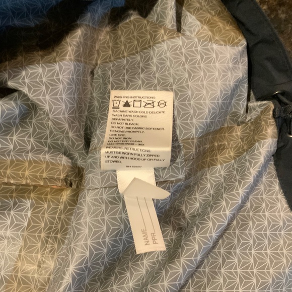 Delta Airlines Waterproof Hooded Reflective Jacket Size M Toll (by Lands End) - Picture 5 of 16